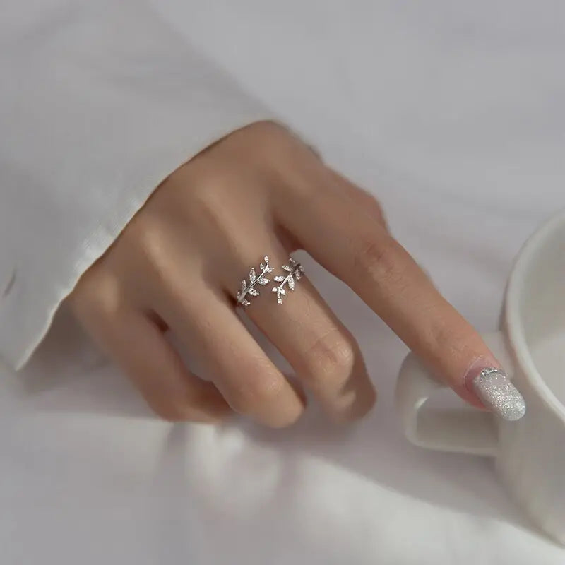 925 Sterling Silver Zircon Leaf Adjustable Ring