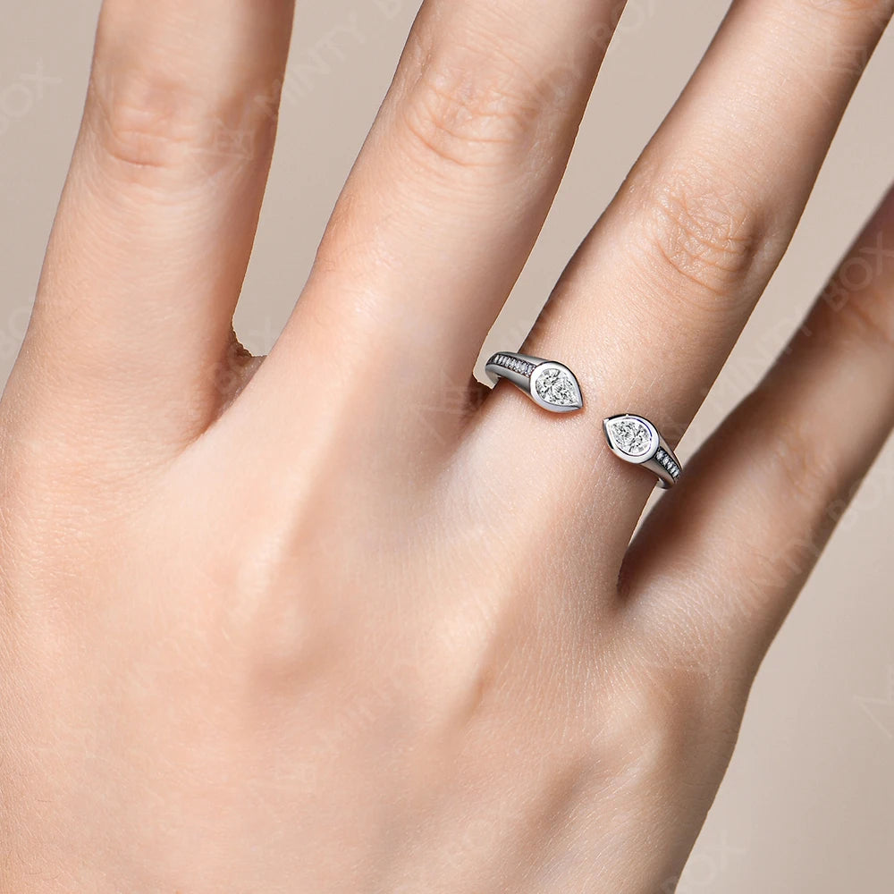 0.5CT Pear Shape Moissanite Ring in S925 Silver